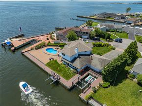 79 Tahlulah Lane, West Islip NY 11795