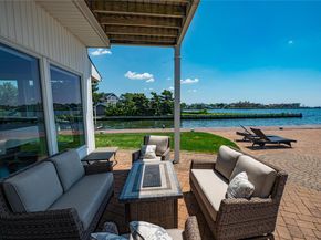79 Tahlulah Lane, West Islip NY 11795