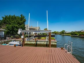 79 Tahlulah Lane, West Islip NY 11795
