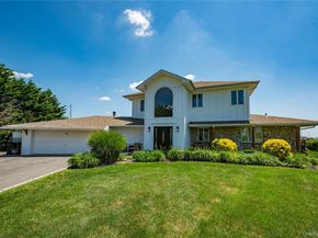 79 Tahlulah Lane, West Islip NY 11795