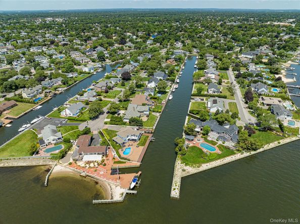 79 Tahlulah Lane, West Islip NY 11795