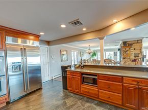 79 Tahlulah Lane, West Islip NY 11795