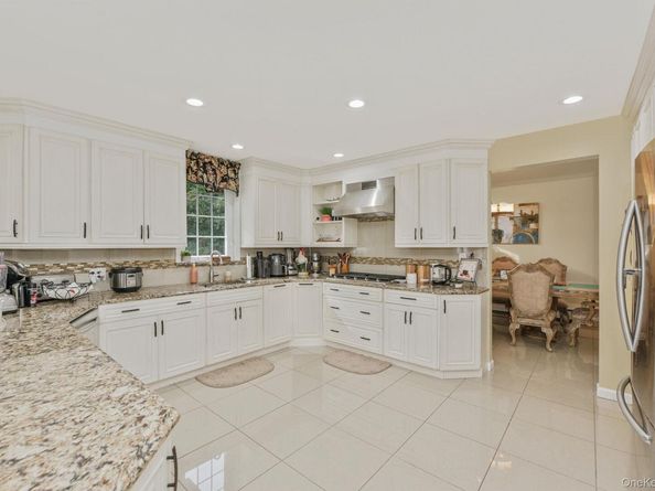 402 Johnson Avenue, Bohemia NY 11716