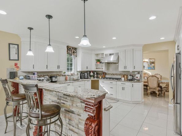 402 Johnson Avenue, Bohemia NY 11716