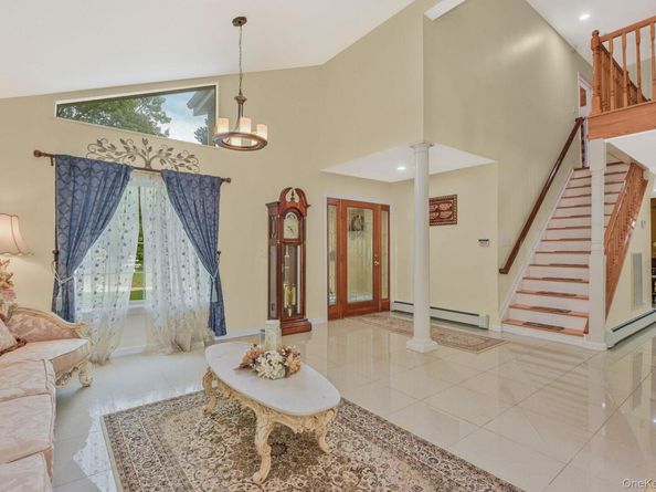 402 Johnson Avenue, Bohemia NY 11716