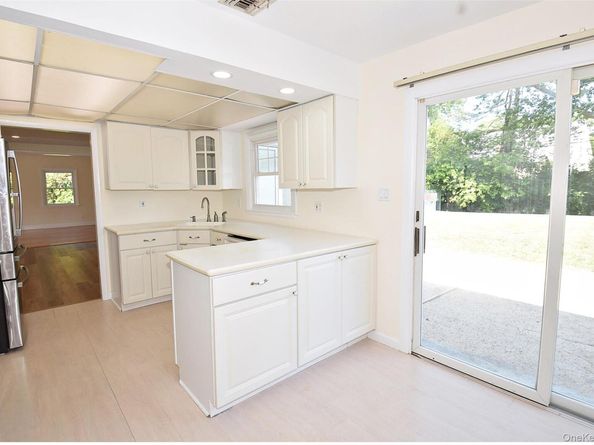 675 Hawkins Road E, Coram NY 11727