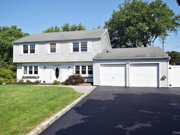 675 Hawkins Road E, Coram NY 11727