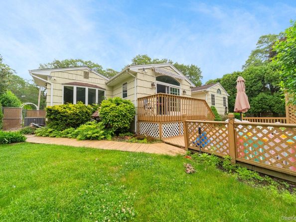 22 Howe Road, Coram NY 11727