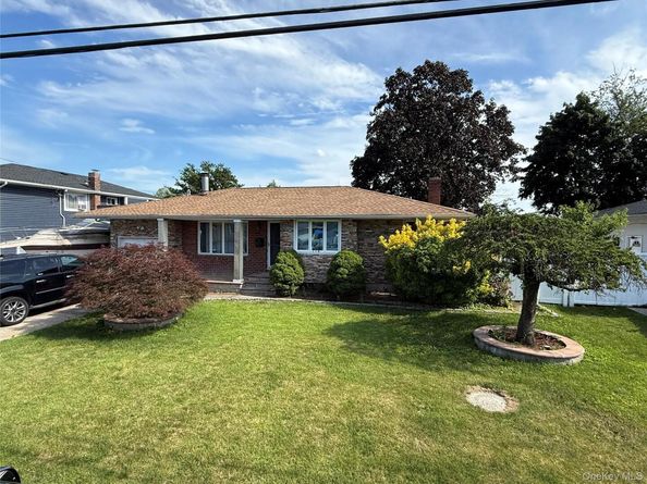 176 Floyd Street, Brentwood NY 11717