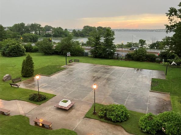 18-15 215 Street 3M, Bayside NY 11360