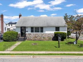 7 Prose Street, Hicksville NY 11801
