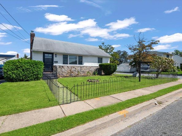 7 Prose Street, Hicksville NY 11801
