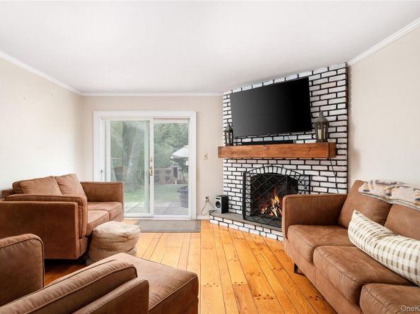 7 Cornell Road, Shoreham NY 11786