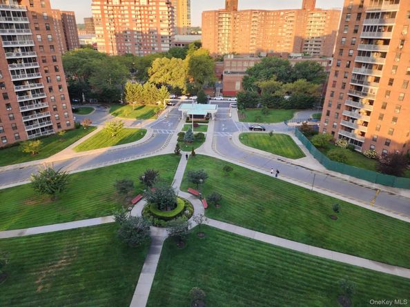 61-35 98th Street N 11B, Rego Park NY 11374