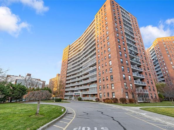 61-35 98th Street N 11B, Rego Park NY 11374