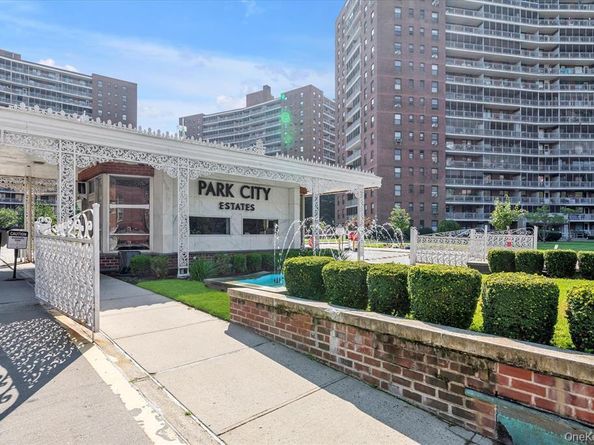 61-35 98th Street N 11B, Rego Park NY 11374