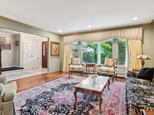 581 Leheigh Lane, Woodmere NY 11598