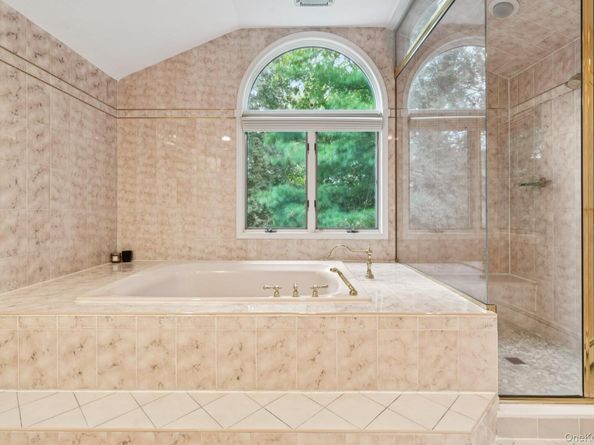 581 Leheigh Lane, Woodmere NY 11598