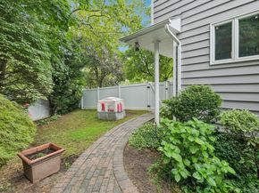 581 Leheigh Lane, Woodmere NY 11598