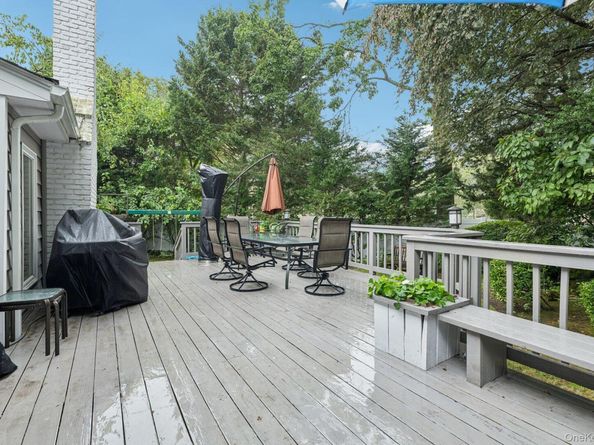 581 Leheigh Lane, Woodmere NY 11598
