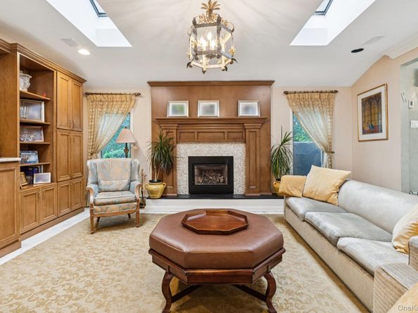 581 Leheigh Lane, Woodmere NY 11598
