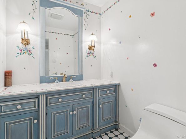 581 Leheigh Lane, Woodmere NY 11598