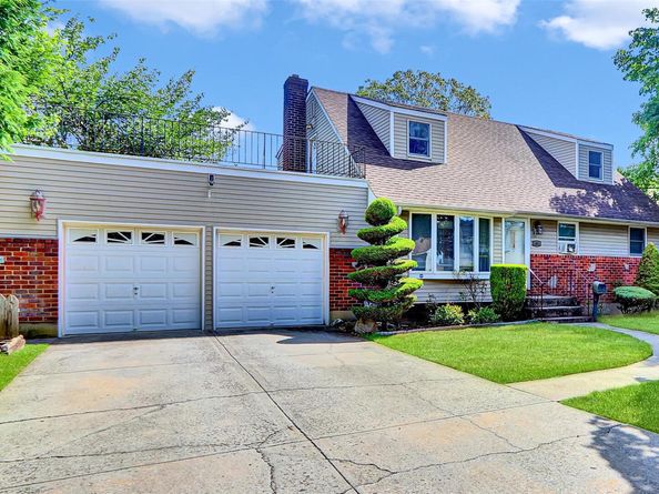 181 Maple Avenue, East Meadow NY 11554