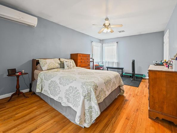 456 Beach 145th Street, Neponsit NY 11694