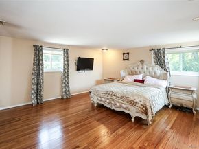 64 Hamilton Drive, Roslyn NY 11576