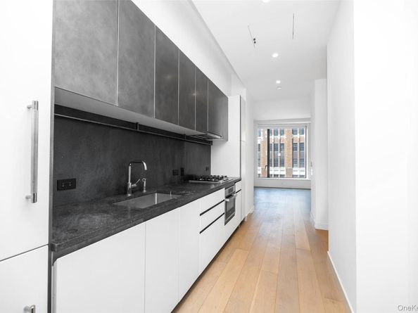 11 Hoyt Street 12M, Brooklyn NY 11201