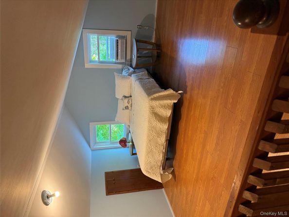 28 Apple Road, Southampton NY 11968