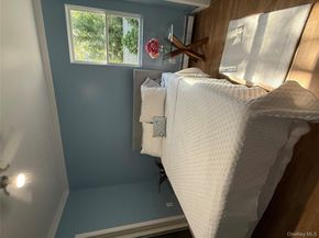 28 Apple Road, Southampton NY 11968