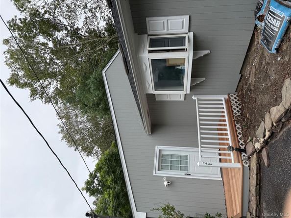 28 Apple Road, Southampton NY 11968