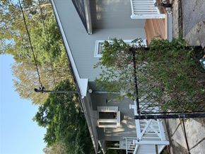 28 Apple Road, Southampton NY 11968