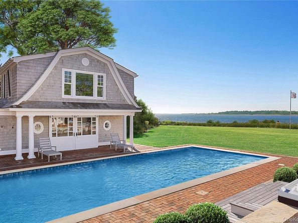 74 Cedar Lane W, Remsenburg NY 11960