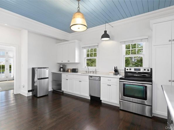 74 Cedar Lane W, Remsenburg NY 11960