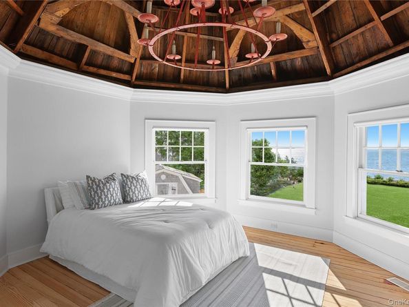74 Cedar Lane W, Remsenburg NY 11960