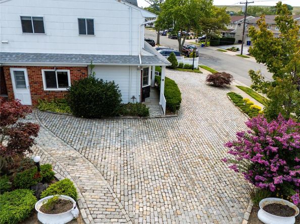3843 Sally Lane, Oceanside NY 11572