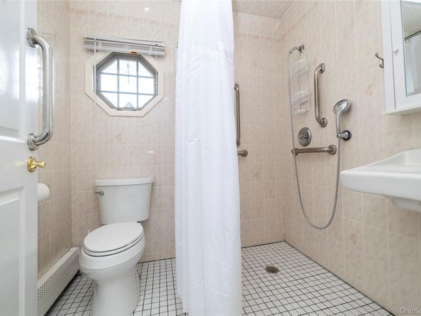 3843 Sally Lane, Oceanside NY 11572