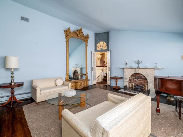 3843 Sally Lane, Oceanside NY 11572