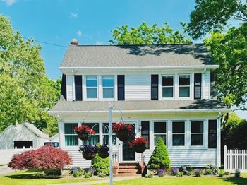 148 Woodhull Avenue