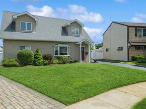15 Budd Court, Bethpage NY 11714