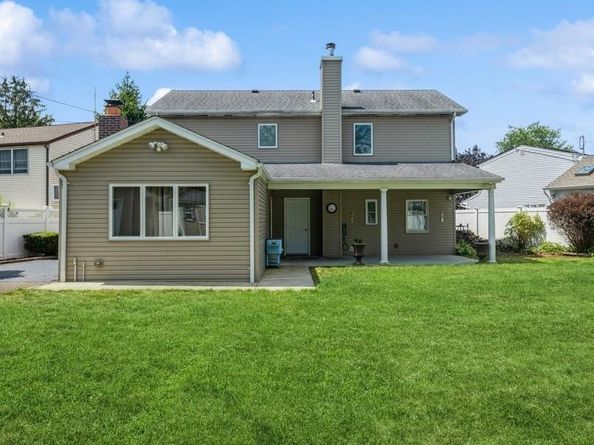 15 Budd Court, Bethpage NY 11714