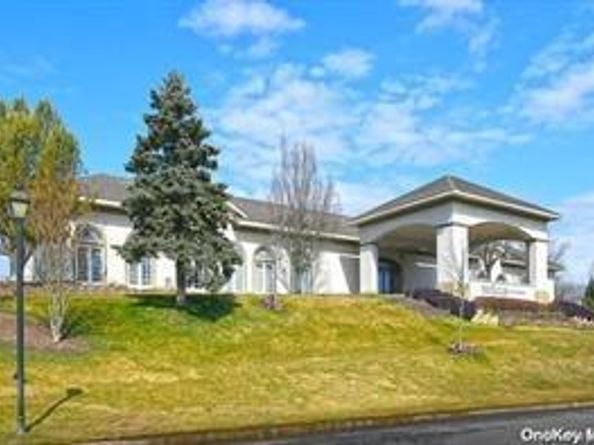 911 Altessa Boulevard, Melville NY 11747
