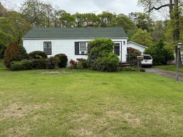 225 Norma Avenue, West Islip NY 11795