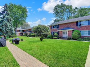 205 Edmunton Drive H17, North Babylon NY 11703