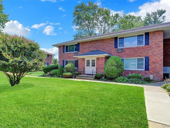 205 Edmunton Drive H17, North Babylon NY 11703