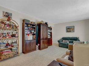 205 Edmunton Drive H17, North Babylon NY 11703