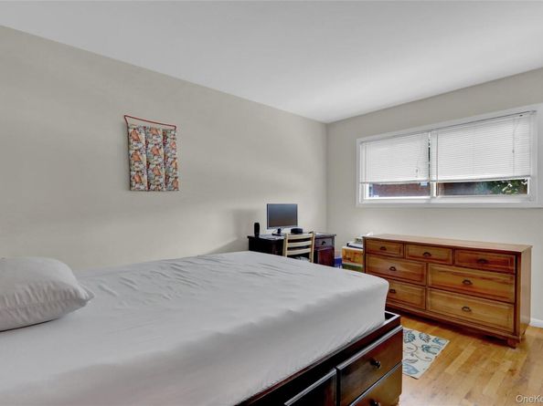 205 Edmunton Drive H17, North Babylon NY 11703