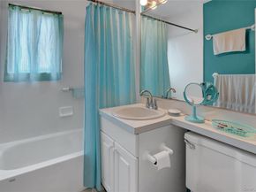 205 Edmunton Drive H17, North Babylon NY 11703